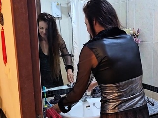 Delivery Guy’s Surprise Transparent Dress Prank with a Twis