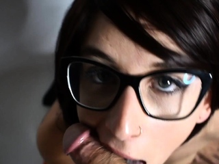 Amateur hands free close up blowjob
